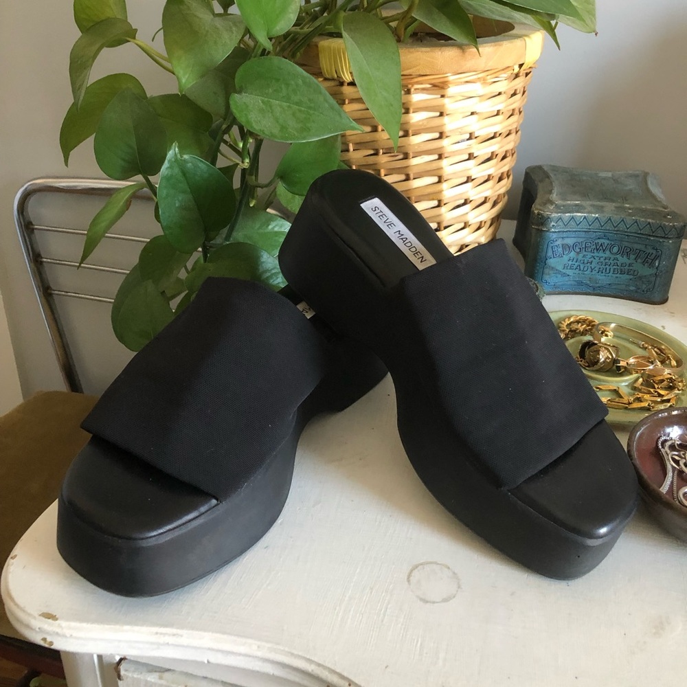 Steve Madden slinky30 sandals
